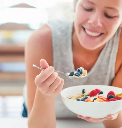 Bowl-Snack essen