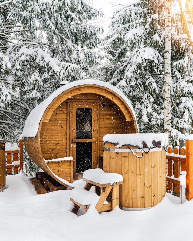 Fass-Sauna im Winter